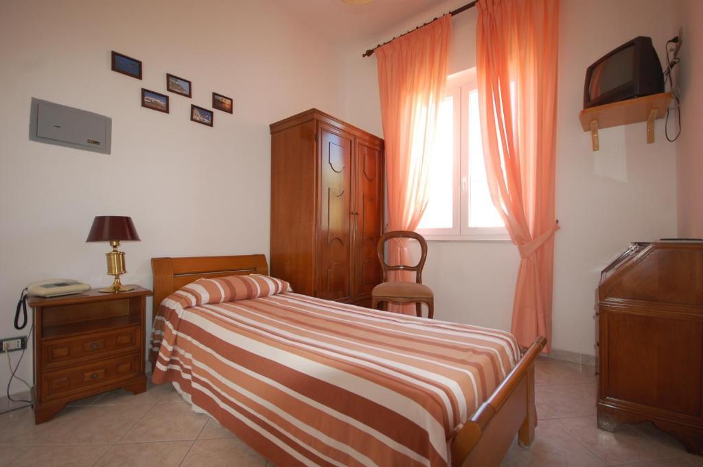 Hotel Terme Rosaleo Casamicciola Terme Bilik gambar